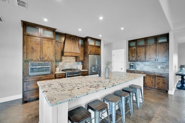 61 Rockett Lane, Pecan Hill, TX 75154