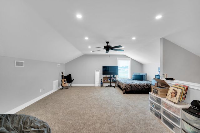 61 Rockett Lane, Pecan Hill, TX 75154