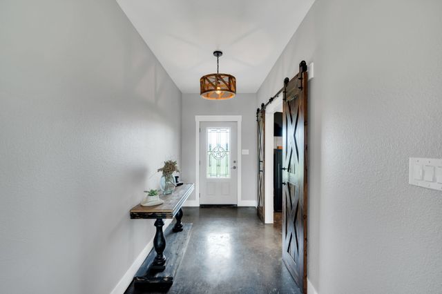 61 Rockett Lane, Pecan Hill, TX 75154