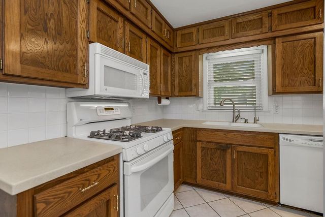 5414 W 72nd Terrace, Prairie Village, KS 66208