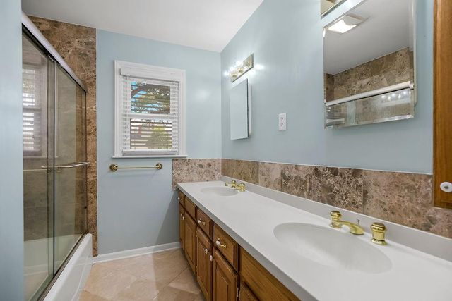 5414 W 72nd Terrace, Prairie Village, KS 66208