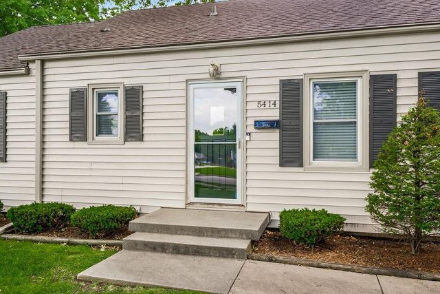 5414 W 72nd Terrace, Prairie Village, KS 66208