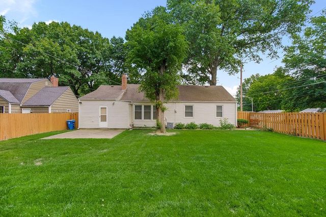 5414 W 72nd Terrace, Prairie Village, KS 66208