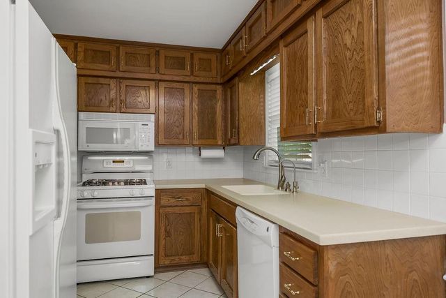 5414 W 72nd Terrace, Prairie Village, KS 66208