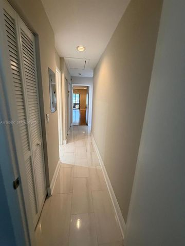 6180 Kings Gate Cir, Delray Beach, FL 33484