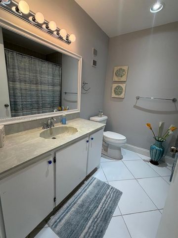 6180 Kings Gate Cir, Delray Beach, FL 33484