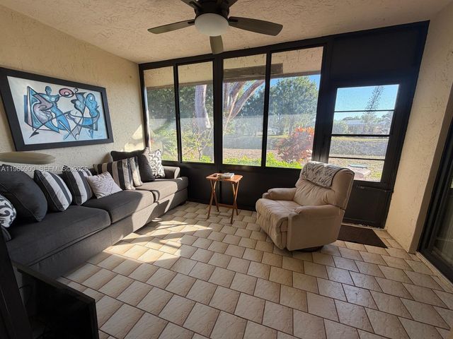 6180 Kings Gate Cir, Delray Beach, FL 33484