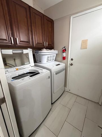 6180 Kings Gate Cir, Delray Beach, FL 33484