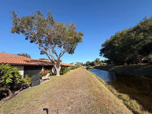 6180 Kings Gate Cir, Delray Beach, FL 33484