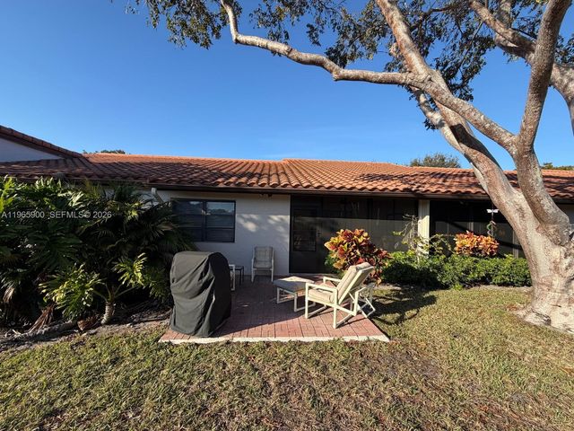 6180 Kings Gate Cir, Delray Beach, FL 33484