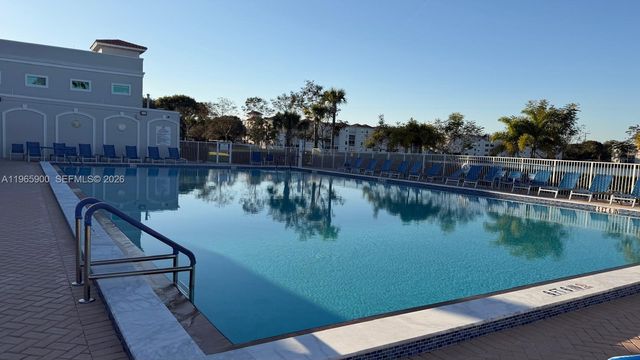 6180 Kings Gate Cir, Delray Beach, FL 33484