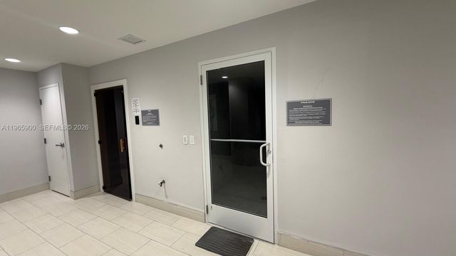 6180 Kings Gate Cir, Delray Beach, FL 33484