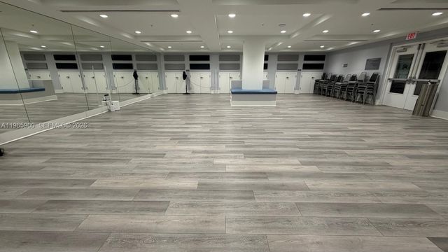 6180 Kings Gate Cir, Delray Beach, FL 33484