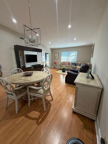 6180 Kings Gate Cir, Delray Beach, FL 33484