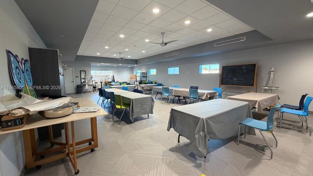 6180 Kings Gate Cir, Delray Beach, FL 33484