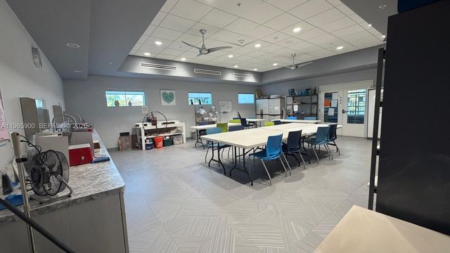 6180 Kings Gate Cir, Delray Beach, FL 33484