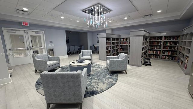 6180 Kings Gate Cir, Delray Beach, FL 33484