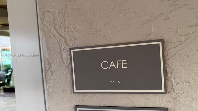 6180 Kings Gate Cir, Delray Beach, FL 33484