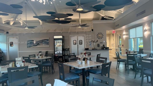 6180 Kings Gate Cir, Delray Beach, FL 33484