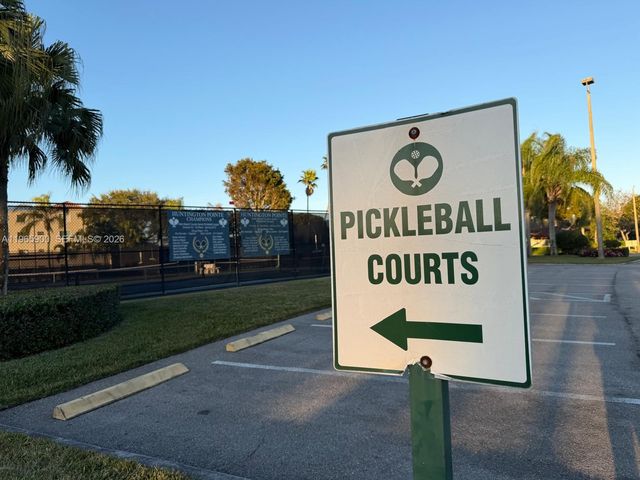 6180 Kings Gate Cir, Delray Beach, FL 33484