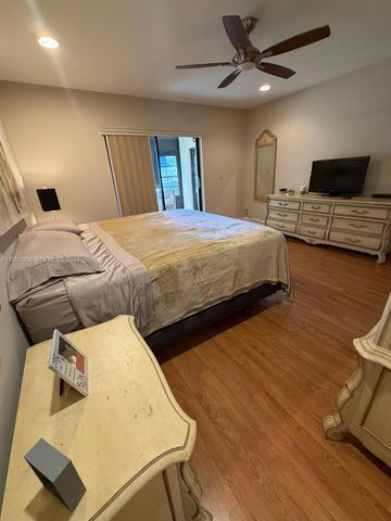 6180 Kings Gate Cir, Delray Beach, FL 33484