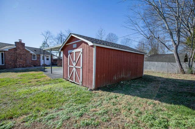 2604 Hickory Dr, Springfield, TN 37172