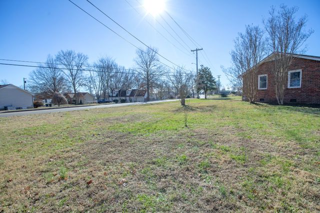 2604 Hickory Dr, Springfield, TN 37172