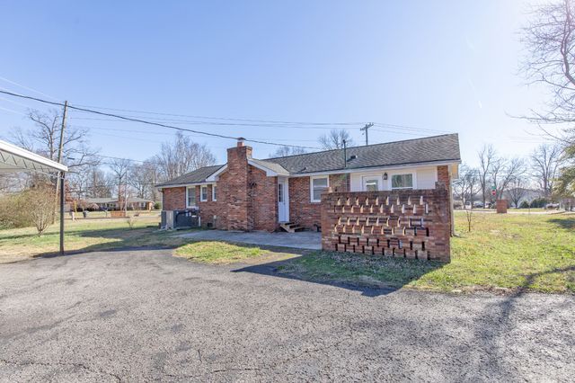 2604 Hickory Dr, Springfield, TN 37172