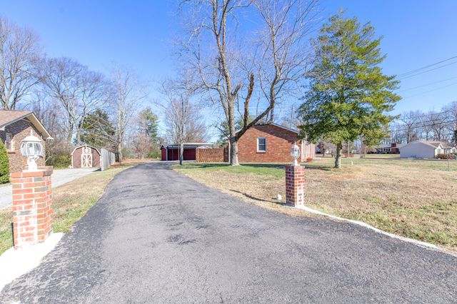 2604 Hickory Dr, Springfield, TN 37172