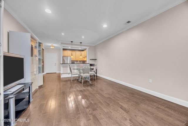 540 Cranbury Road 219, East Brunswick, NJ 08816