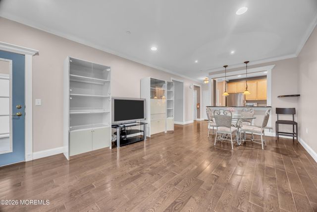 540 Cranbury Road 219, East Brunswick, NJ 08816