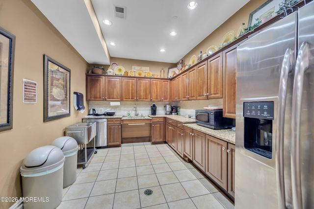 540 Cranbury Road 219, East Brunswick, NJ 08816