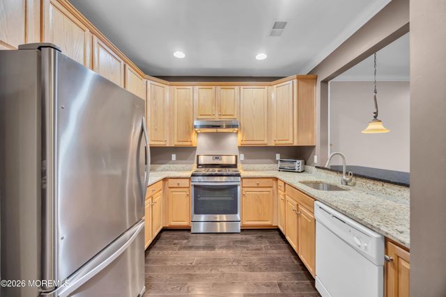 540 Cranbury Road 219, East Brunswick, NJ 08816