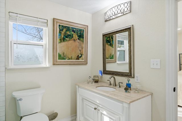 2610 Vz County Road 3105, Edgewood, TX 75117