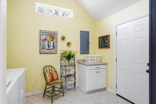 2610 Vz County Road 3105, Edgewood, TX 75117