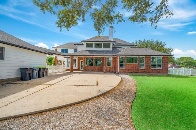 7211 Savannah Glen Lane, Richmond, TX 77469