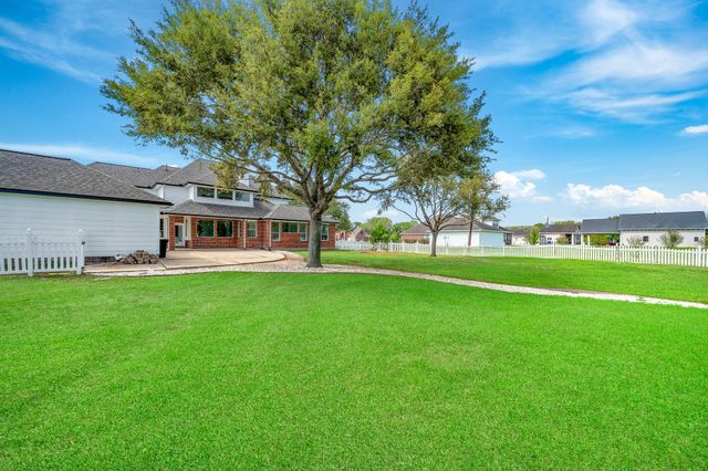 7211 Savannah Glen Lane, Richmond, TX 77469