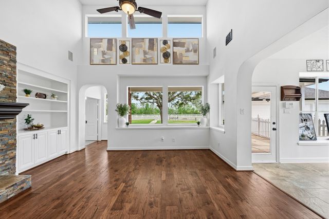 7211 Savannah Glen Lane, Richmond, TX 77469