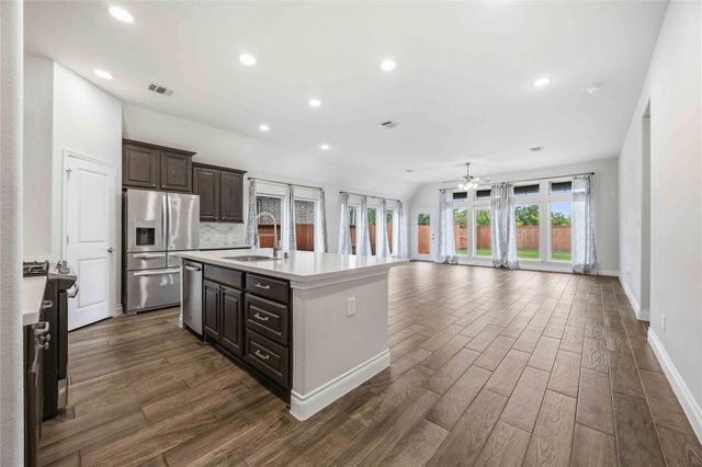 9314 Eckert Road, Iowa Colony, TX 77583