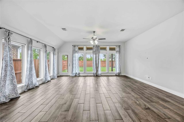 9314 Eckert Road, Iowa Colony, TX 77583