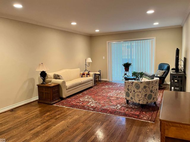 1115 N Old Woodward Avenue, Birmingham, MI 48009