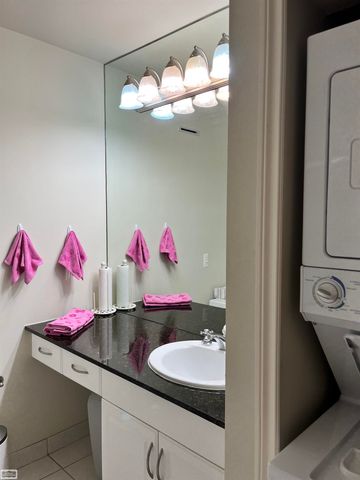 1115 N Old Woodward Avenue, Birmingham, MI 48009