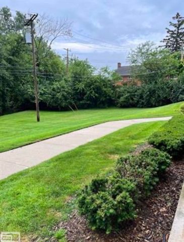 1115 N Old Woodward Avenue, Birmingham, MI 48009