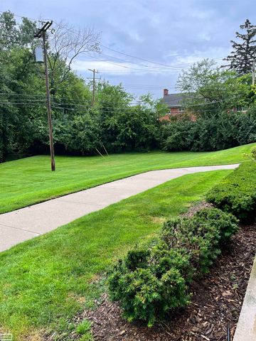 1115 N Old Woodward Avenue, Birmingham, MI 48009