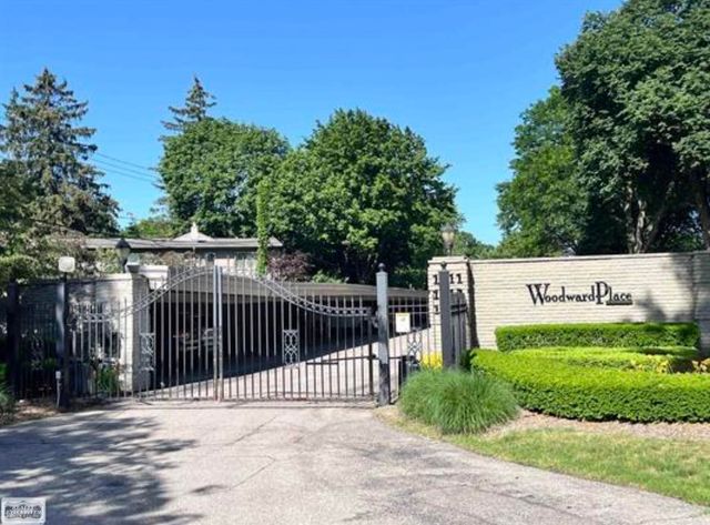 1115 N Old Woodward Avenue, Birmingham, MI 48009