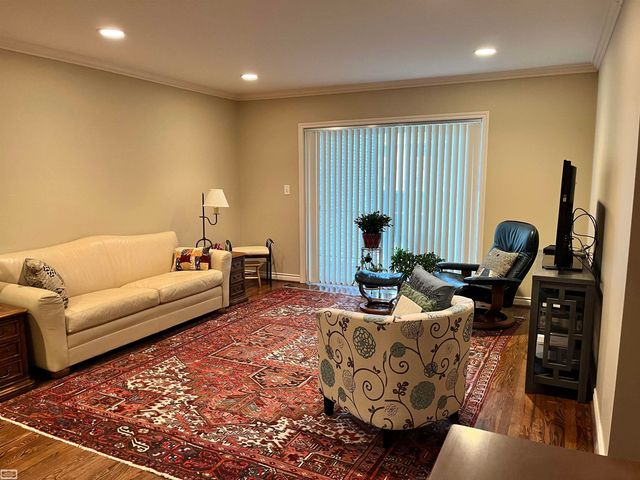 1115 N Old Woodward Avenue, Birmingham, MI 48009