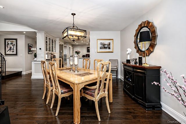 27 Hunt Court, Jericho, NY 11753