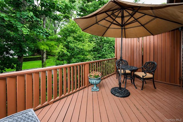 27 Hunt Court, Jericho, NY 11753