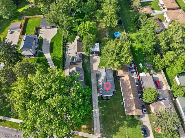 3226 W Ridgewood Drive, Parma, OH 44134