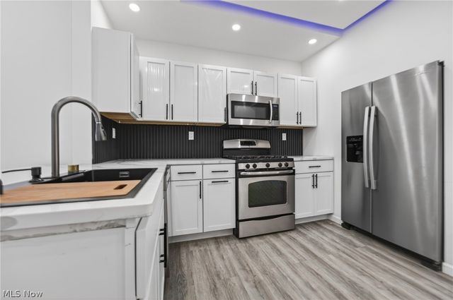 3226 W Ridgewood Drive, Parma, OH 44134